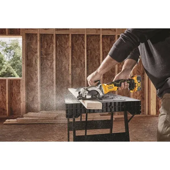 Dewalt Atomic 20V MAX Circular Saw DCS571B