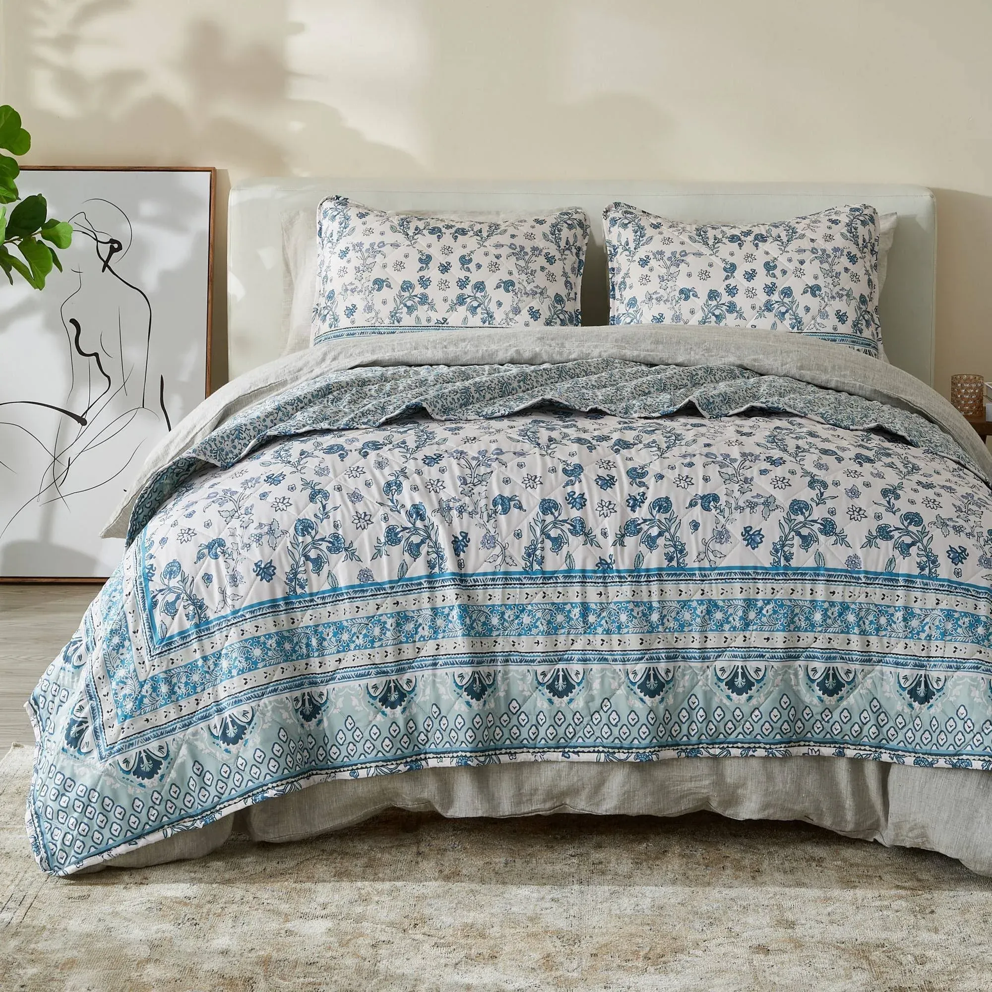 Floral Full/Queen Quilt Set with Shams, Blue Vintage Decor Bedding Set, All-Season, Lightweight Bedspreads. Reversible, Farmhouse Bedding. (Full/Queen, Block Floral - Blue)