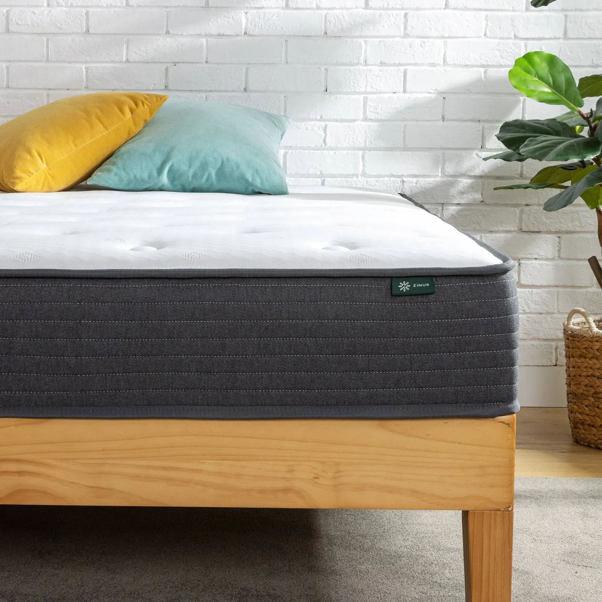 Comfort Essential Pocket Spring Hybrid Mattress | Zinus Full / 8"