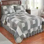 Classic Floral Patchwork Scalloped Edge Quilt