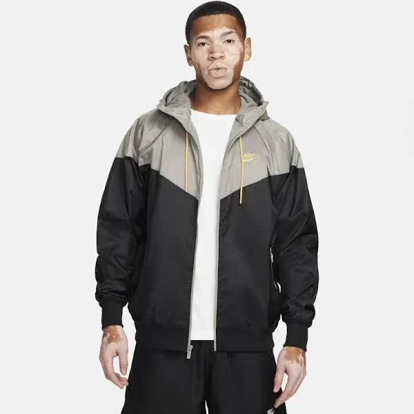 Nike Men's Sportswear Windrunner Hooded Jacket