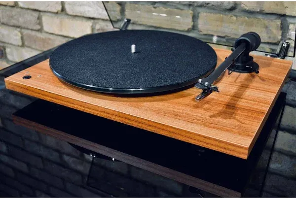 Pro-Ject T1 Turntable