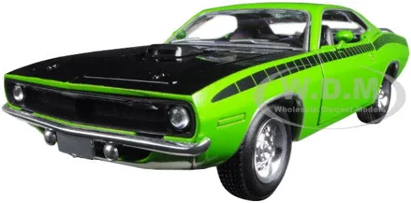 1970 PLYMOUTH BARRACUDA GREEN 1/25 DIECAST MODEL CAR BY NEW RAY 71873 A