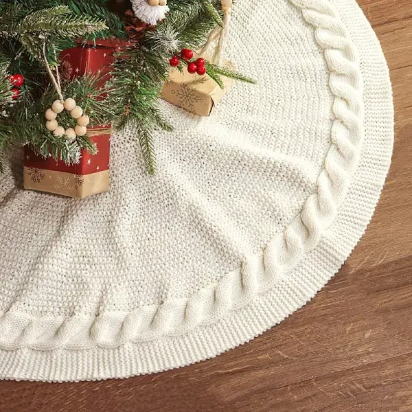 Limbridge Knitted Christmas Tree Skirt