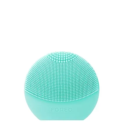 Foreo Luna Play Plus 2 Facial Cleansing Brush Massager in Peach of Cake RRP £49