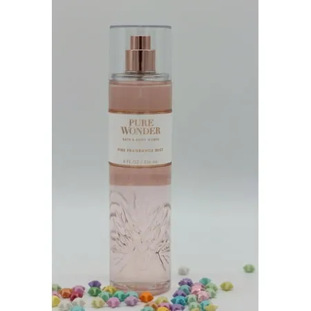 Bath & Body Works Fine Fragrance Body Spray Mist 8 fl oz / 236 mL (Winter Berry Wonder)