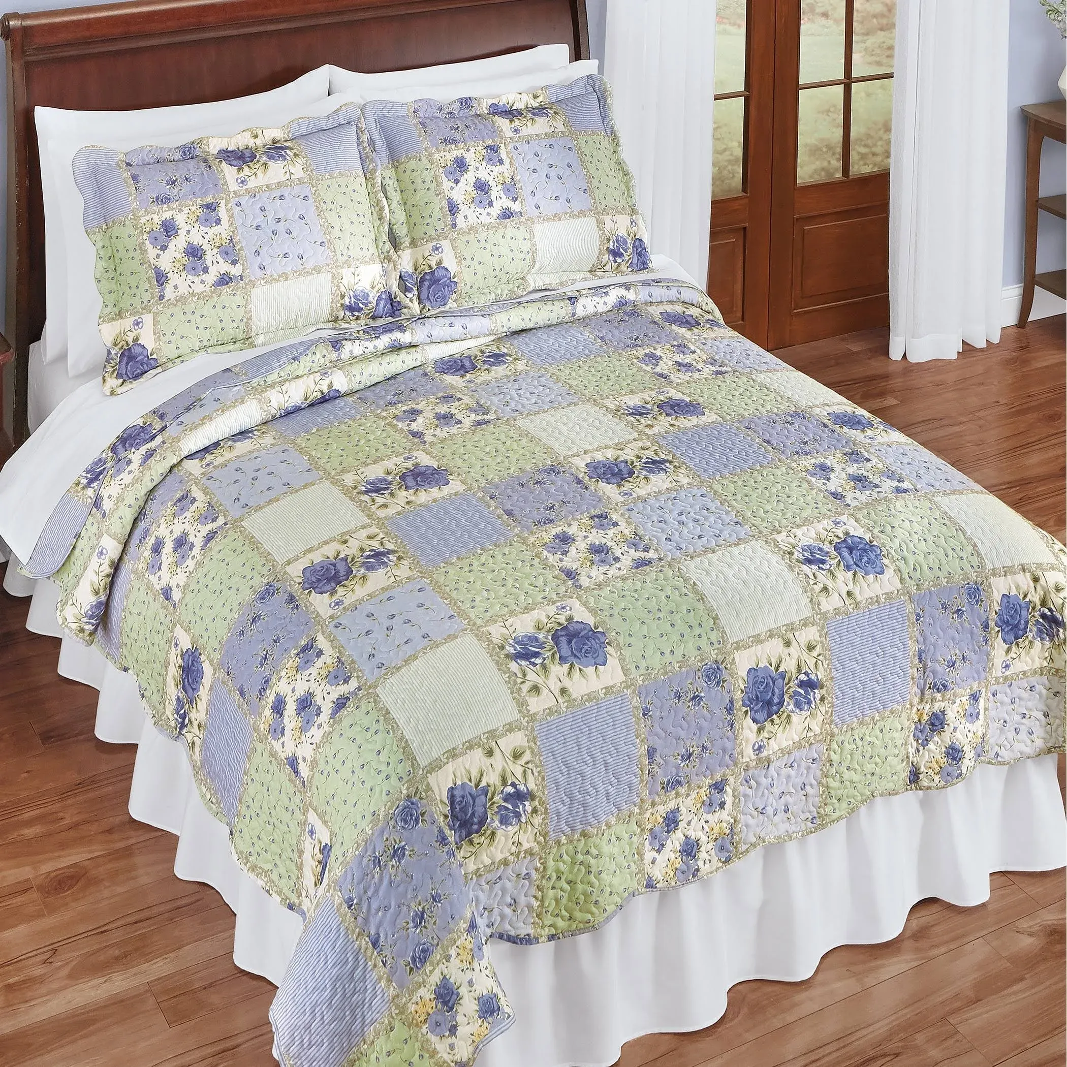 Collections Etc Lovely Floral Patchwork Scalloped Edge Quilt, Size: King, Purple