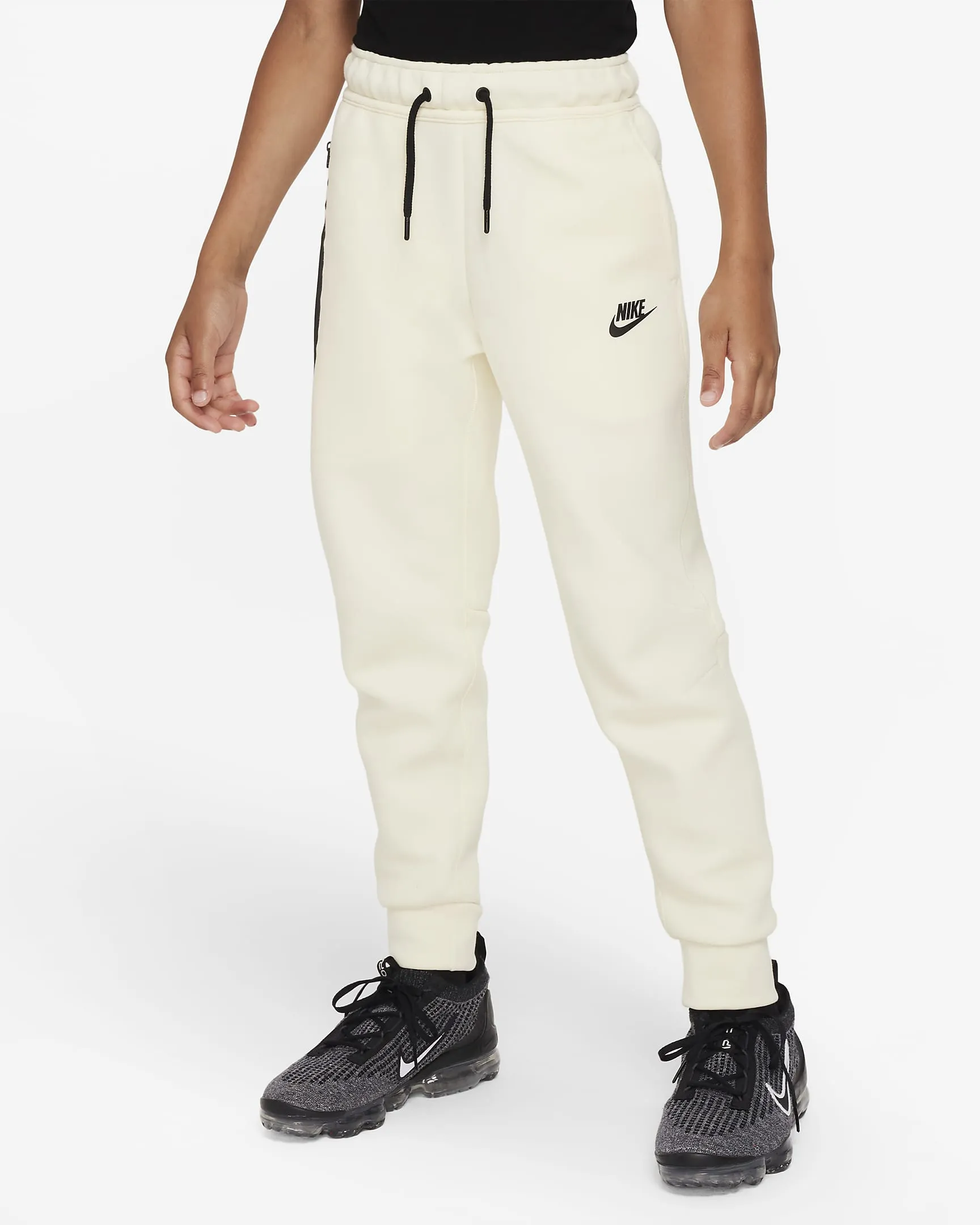 Nike Sportswear Tech Fleece Older Kids' (Boys') Trousers