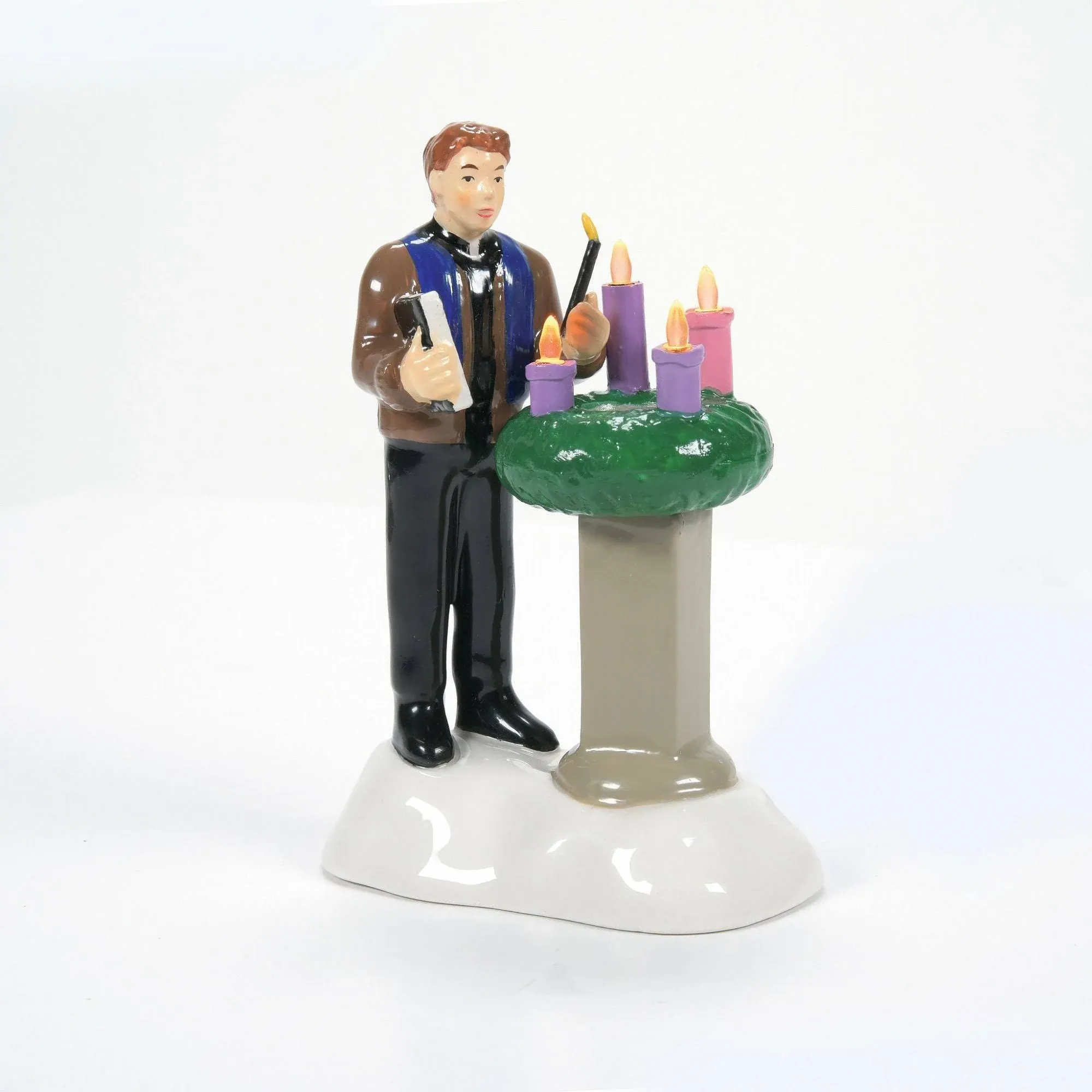 Department 56 Snow Village Accessories Lighting The Advent Wreath Lit Figurine, 3.66 Inch, Multicolor