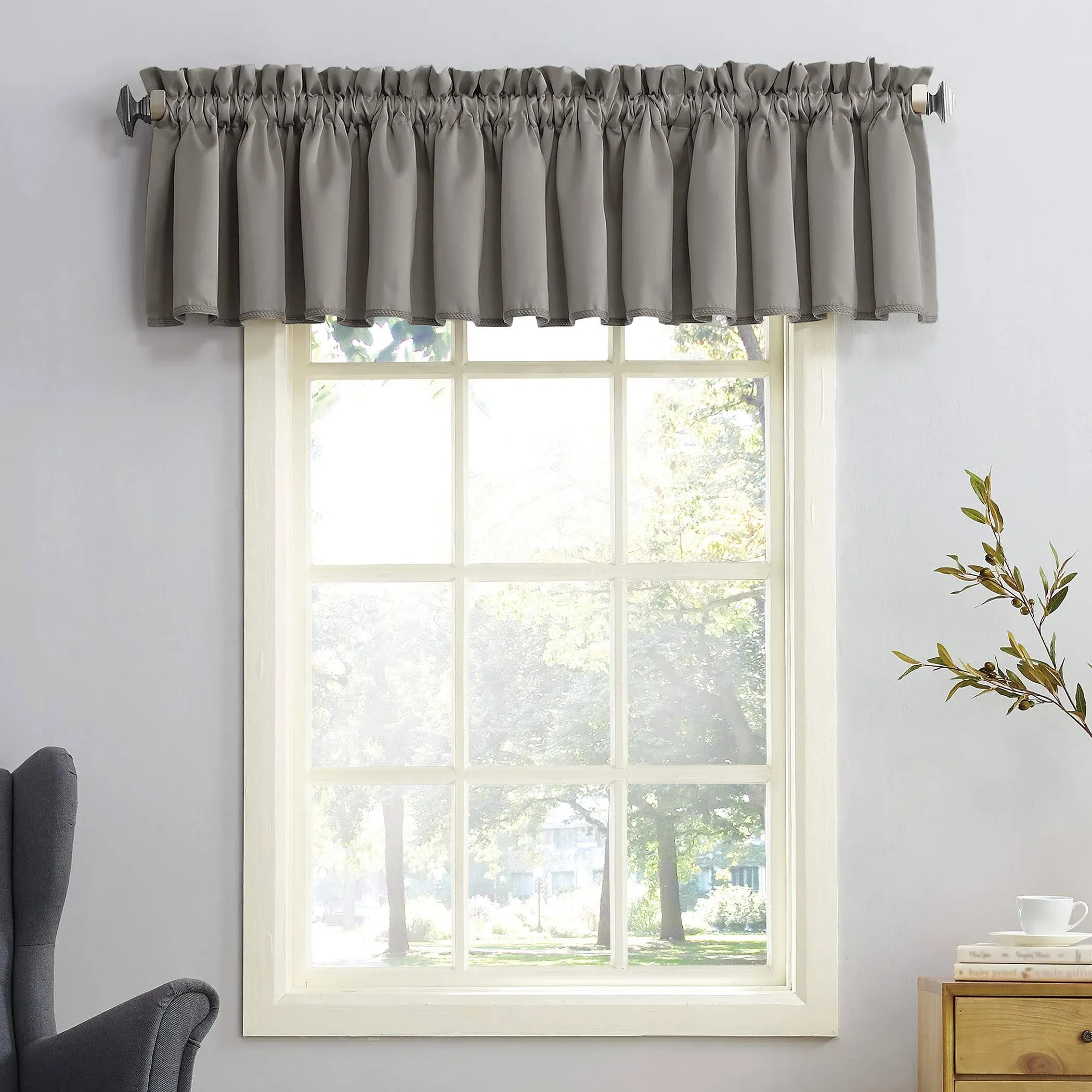 Sun Zero Barrow Energy Efficient Rod Pocket Curtain Valance