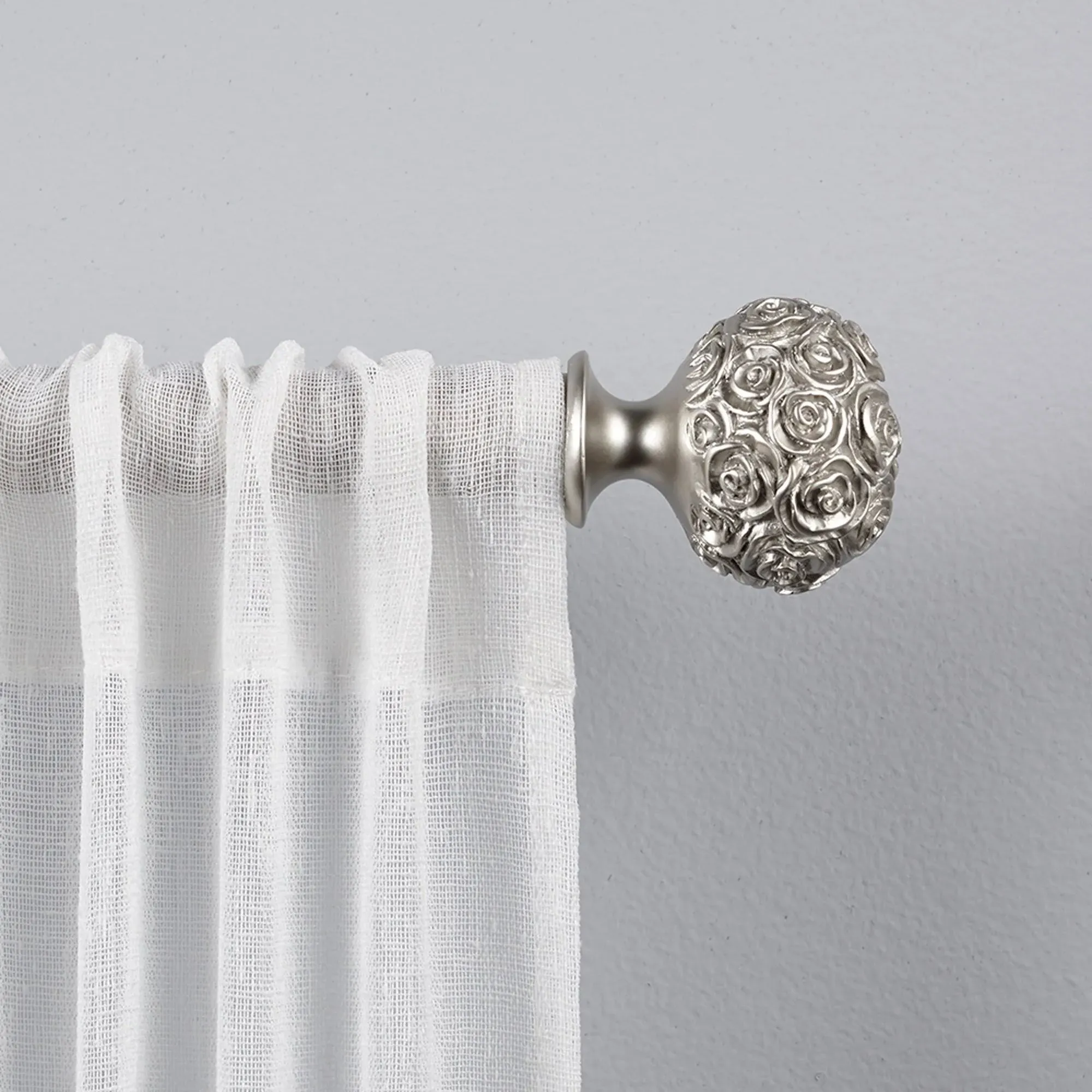 EXCLUSIVE HOME Peony 66 in. - 120 in. Adjustable 1 in. Single Curtain Rod Kit in Matte Silver with Finial ER1004-01 66120