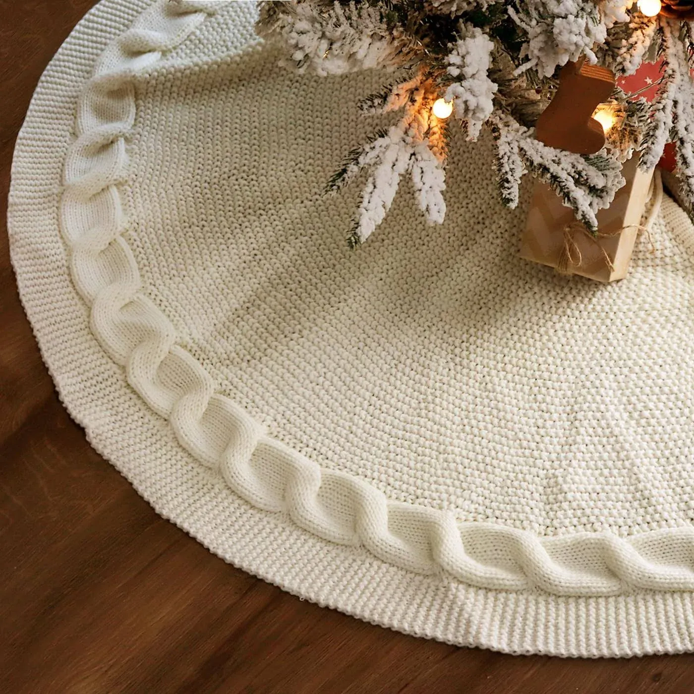 LimBridge Knitted Christmas Tree Skirt: 60 Inch Extra Large Cream White Tree Skirt, Chunky Cable Knit Thick Rustic Christmas Tree Decorations, Christmas Decor Xmas Holiday Home Party Decorations